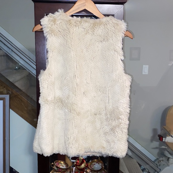 Cream Dylan True Grit Faux Fur Vest Ultra Silky Soft - Picture 2 of 6